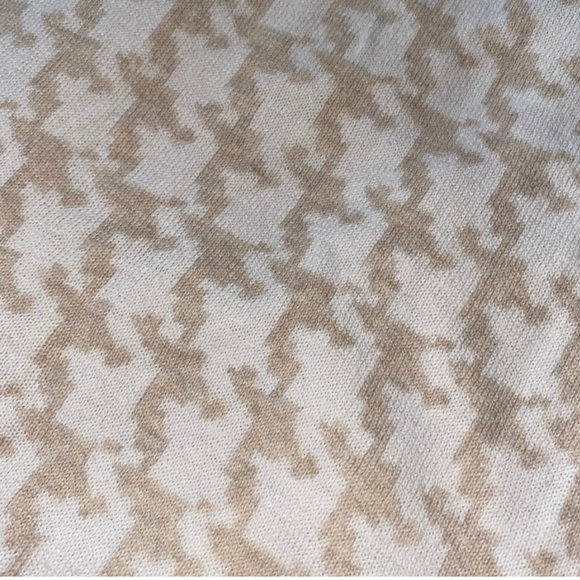 Gap tan houndstooth 3/4 sleeve sweater - Picture 2 of 5